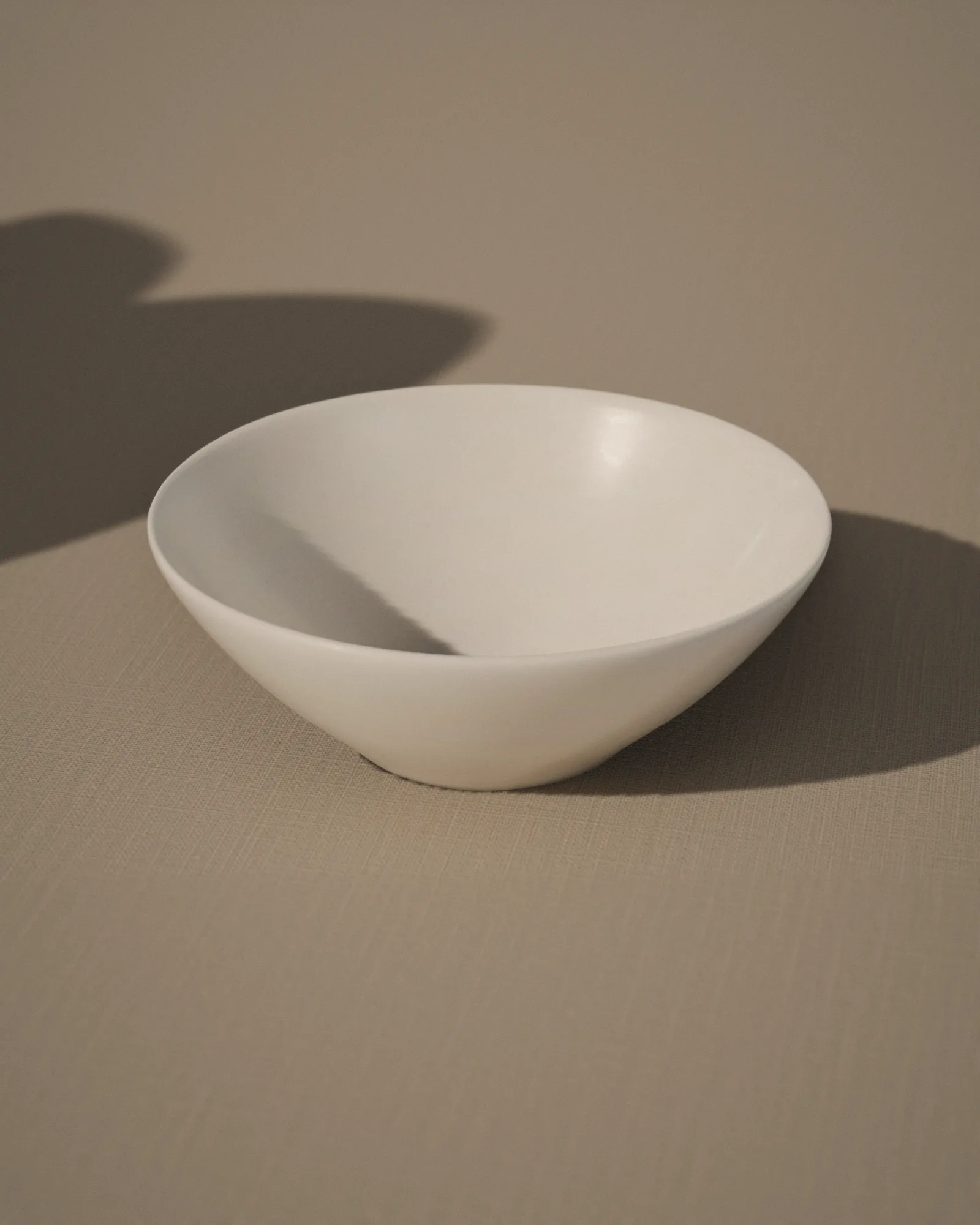Low bowl in stoneware